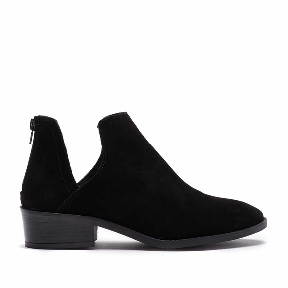 Steve Madden Laramie Suede Cutout Ankle Boot - Picture 3 of 9